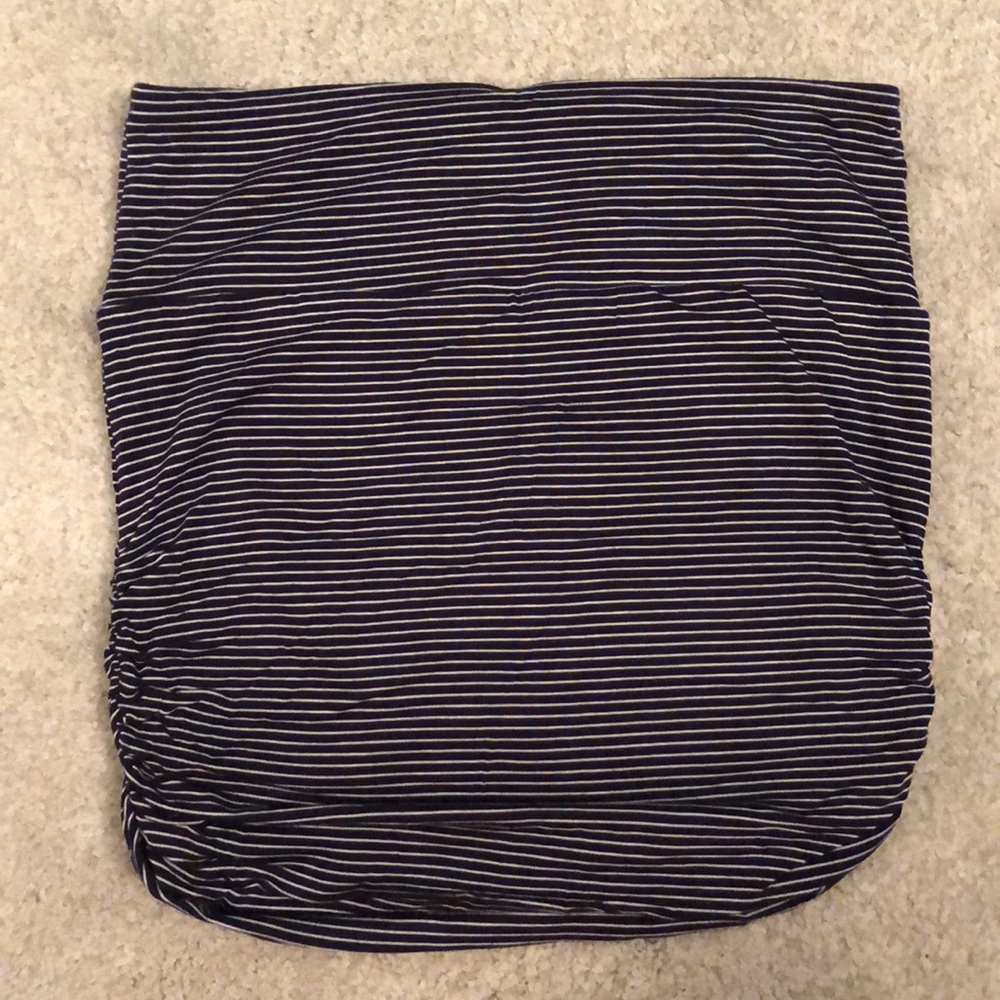 BELLA LUXX navy and white mini skirt